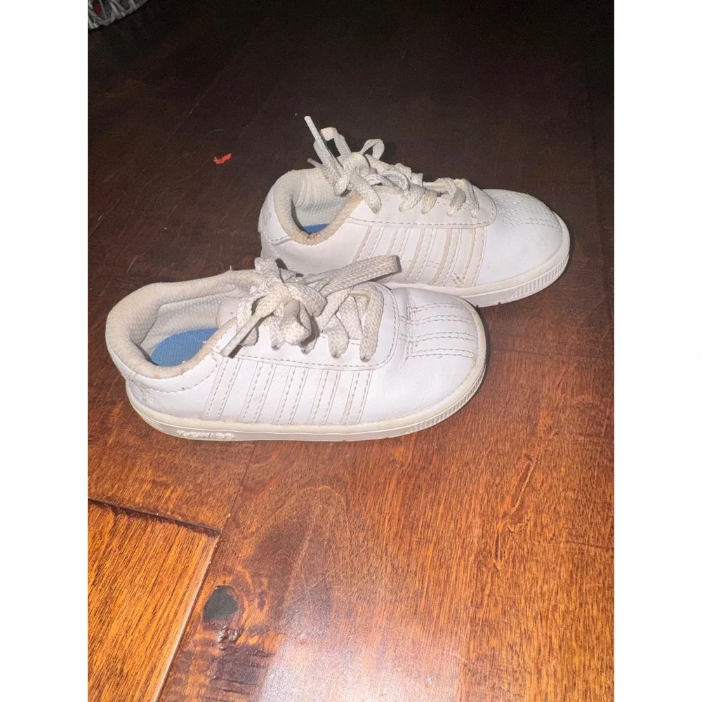 K-Swiss Classic VN Low White Leather Infant Sneakers Size 6 25612-101-M